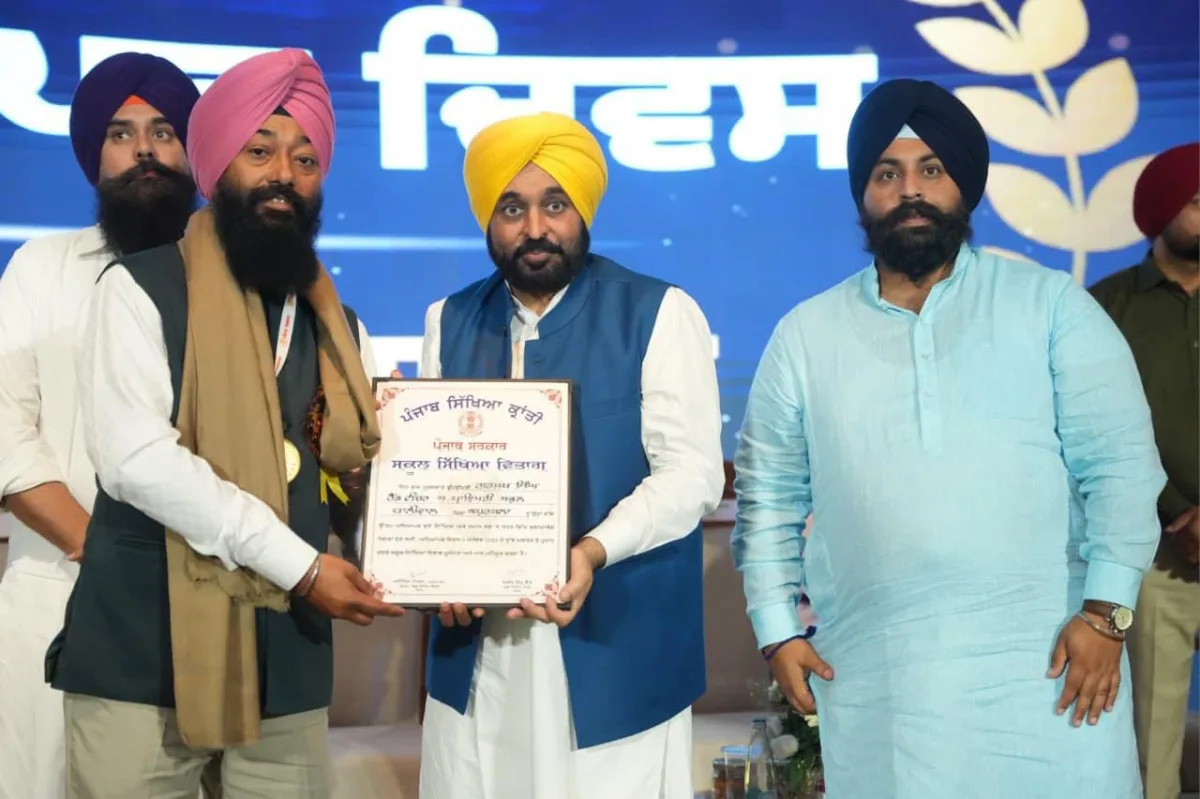 ਮਾਨ ਸਰਕਾਰ ਦਾ ਸਿੱਖਿਆ ਵਿੱਚ ਇਨਕਲਾਬੀ ਯੋਗਦਾਨ: ਅਧਿਆਪਕਾਂ ਦਾ ਸਤਿਕਾਰ ਅਤੇ ਨੌਜਵਾਨਾਂ ਦੇ ਉੱਜਵਲ ਭਵਿੱਖ ਲਈ ਇੱਕ ਨਵਾਂ ਅਧਿਆਇ ਸ਼ੁਰੂ