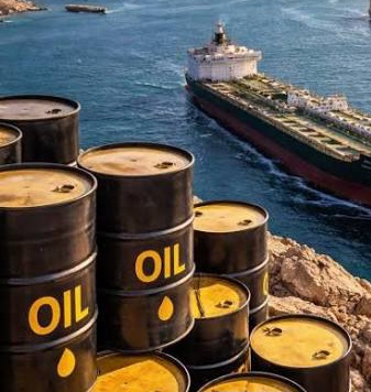 Crude oil prices fell on Sunday after the US and Iran failed to launch a military strike in a row.