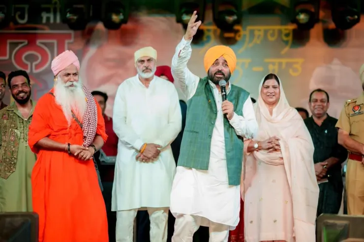 ਪੰਜਾਬ ਵਿੱਚ ਬਿਨਾਂ ਕੈਸ਼ ਤੇ ਫ਼ਰਮਾਇਸ਼ ਤੋਂ ਸਿਰਫ਼ ਯੋਗਤਾ ਦੇ ਅਧਾਰ 'ਤੇ ਸਰਕਾਰੀ ਨੌਕਰੀਆਂ ਦਿੱਤੀਆਂ ਜਾਂਦੀਆਂ ਹਨ: ਮੁੱਖ ਮੰਤਰੀ ਭਗਵੰਤ ਸਿੰਘ ਮਾਨ