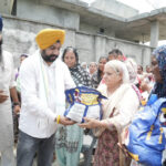 ਬਲਬੀਰ ਸਿੰਘ ਪਨੂੰ ਨੇ ਪਿੰਡ ਭਾਰਥਵਾਲ ਵਿਖੇ ਲੋੜਵੰਦ ਪਰਿਵਾਰਾਂ ਨੂੰ ਰਾਸ਼ਨ ਕਿੱਟਾਂ ਵੰਡੀਆਂ