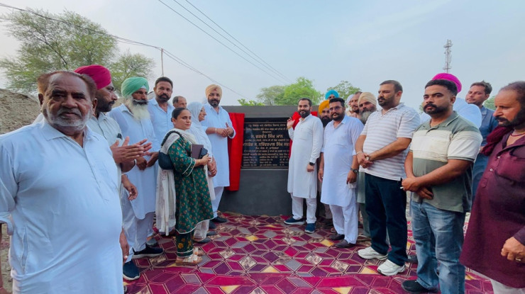 Fazilka MLA inaugurates various development works worth Rs 1.12 crore in village Thehkalandar